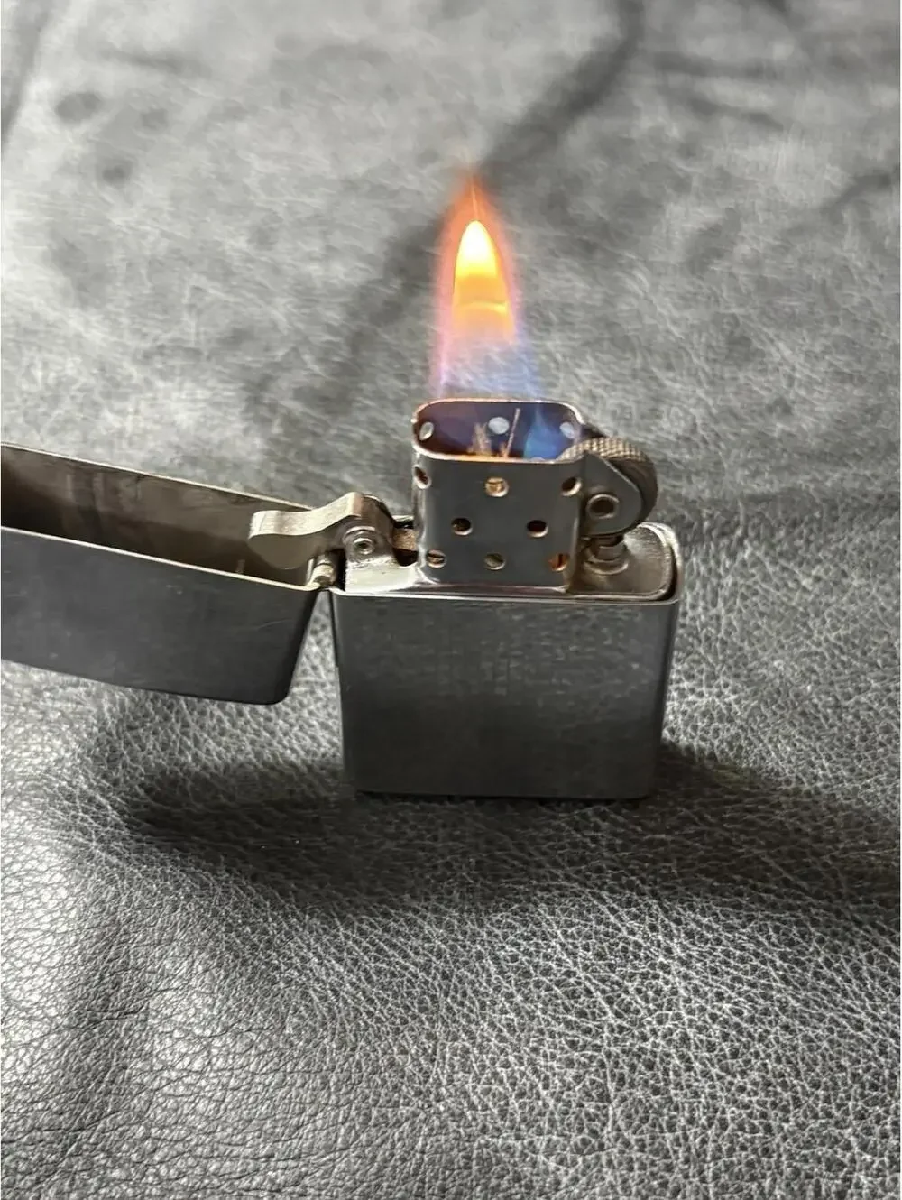 Vintage 1985 Zippo Lighter High Polish Chrome Engine Turned model (ZIP350) - Picture 5 of 12